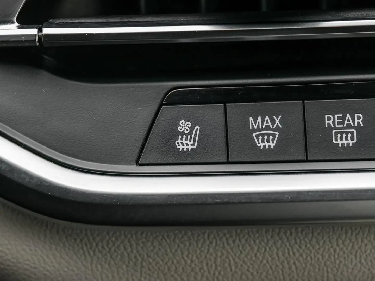 BMW X7 XDRIVE 50I/PANORAMA/МАСАЖИ/ПОДГРЕВ/ОБДУХ/360КАМЕРИ, снимка 15 - Автомобили и джипове - 55151337