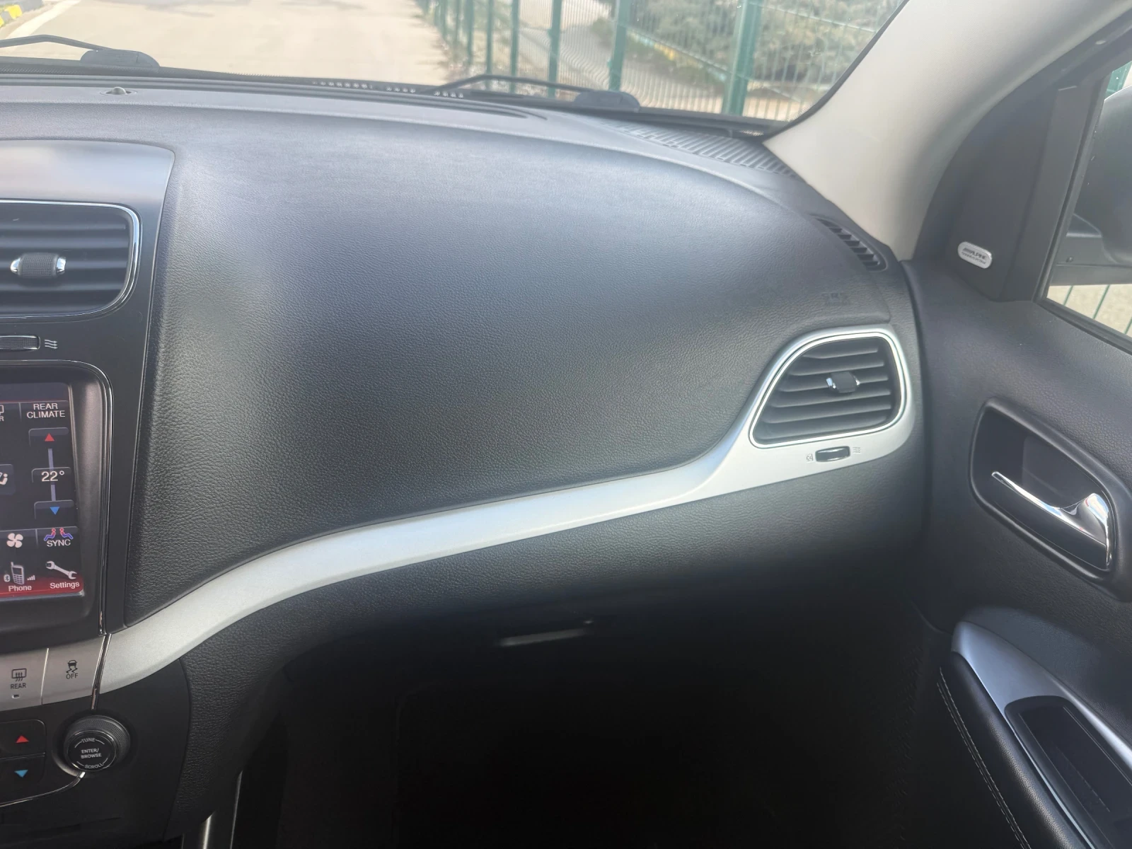 Fiat Freemont ГАРАЖЕН!!! 3.6 Бензин, снимка 9 - Автомобили и джипове - 55335548