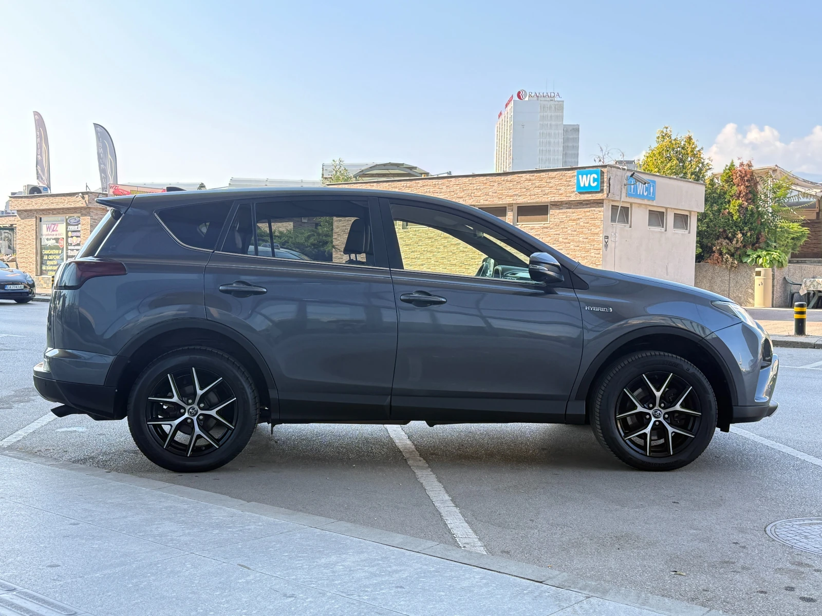 Toyota Rav4 6 МЕСЕЦА ГАРАНЦИЯ/2.5Hybrid 4x4 197к.с. Facelift, снимка 6 - Автомобили и джипове - 55392336
