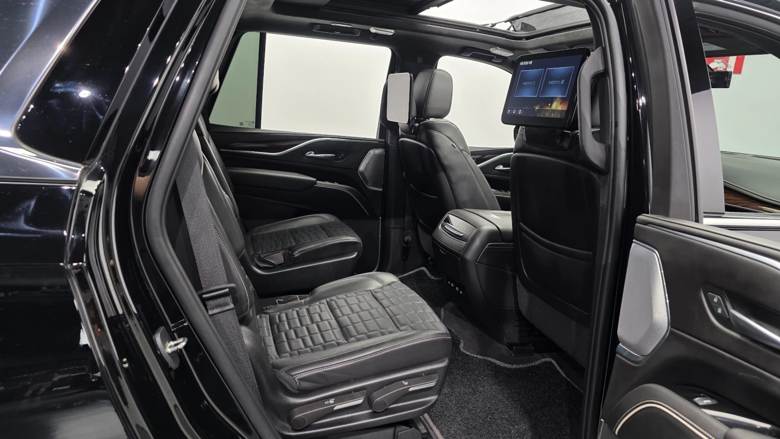 Cadillac Escalade PLATINUM LUXURY * FIRST CLASS* , снимка 8 - Автомобили и джипове - 56283344