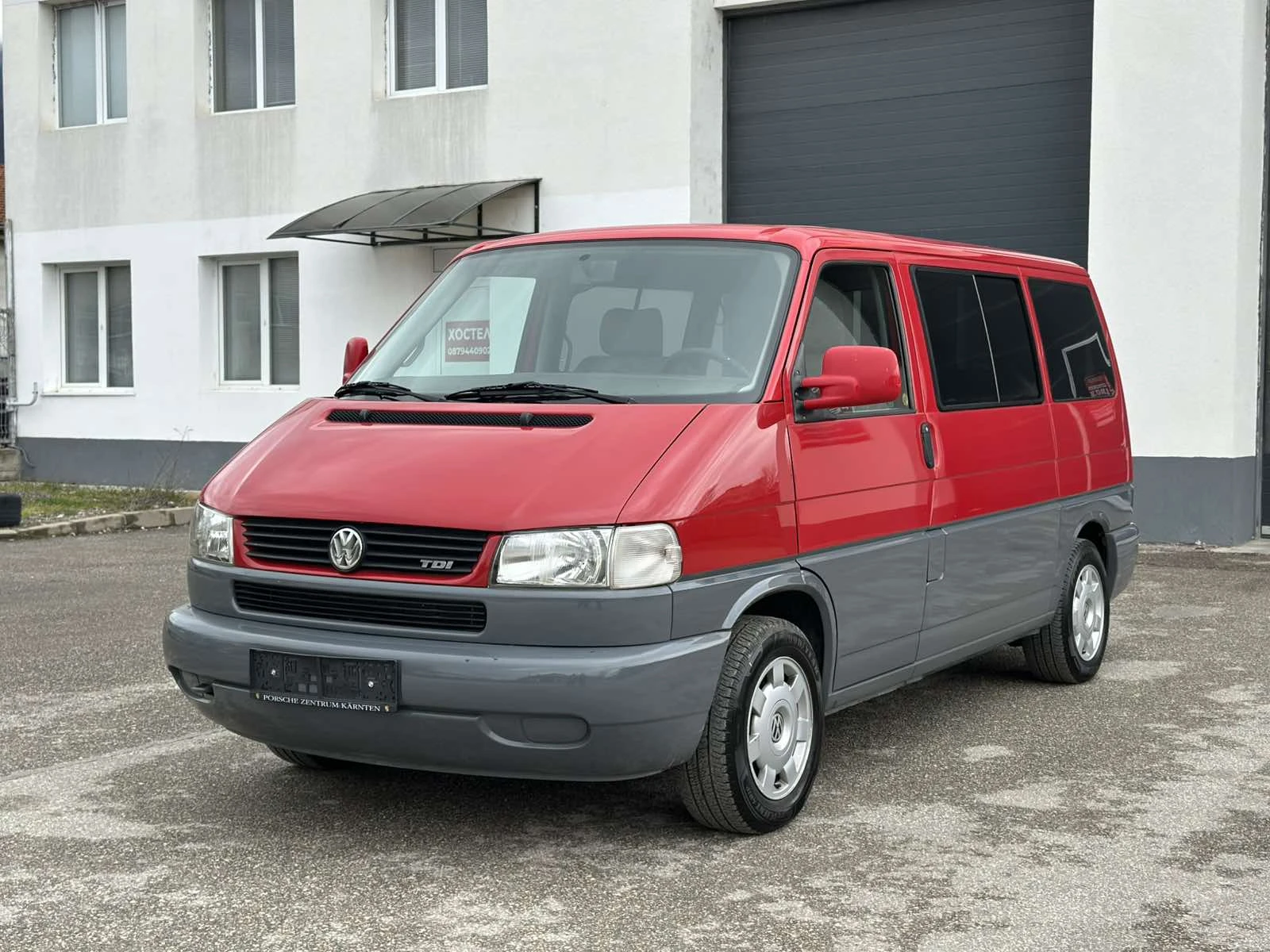 VW Multivan 2.5 TDI 102к.с * Уникат* , снимка 1 - Бусове и автобуси - 54035727