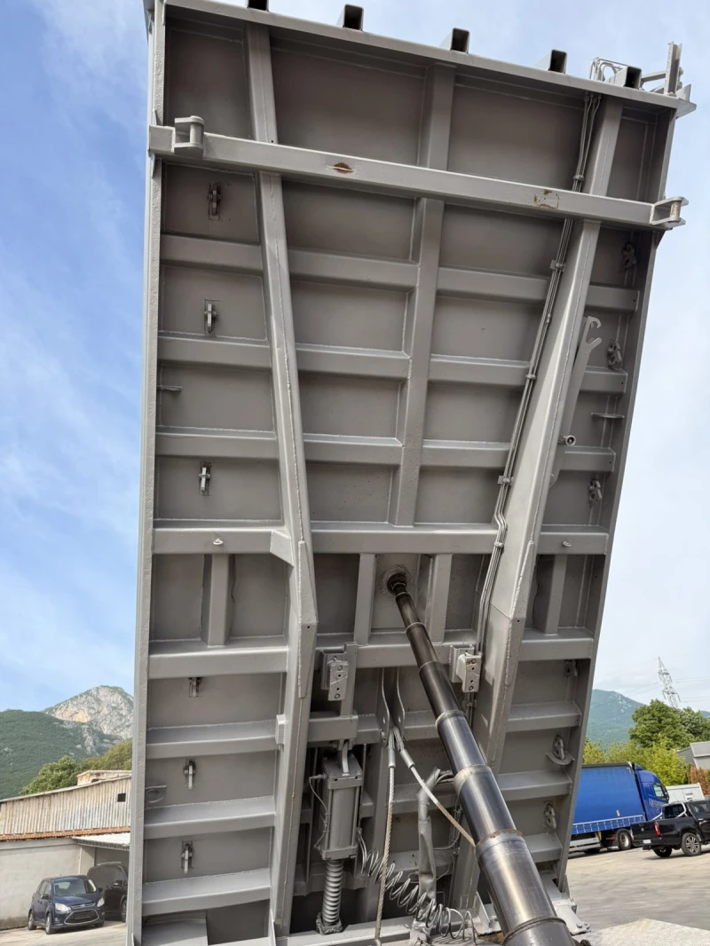 Volvo Fm Перфектен 3 ос, двустранно разтоварване EURO 5 EEV, снимка 12 - Камиони - 50173835