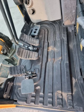 Багер Hyundai ROBEX 16.9, снимка 8