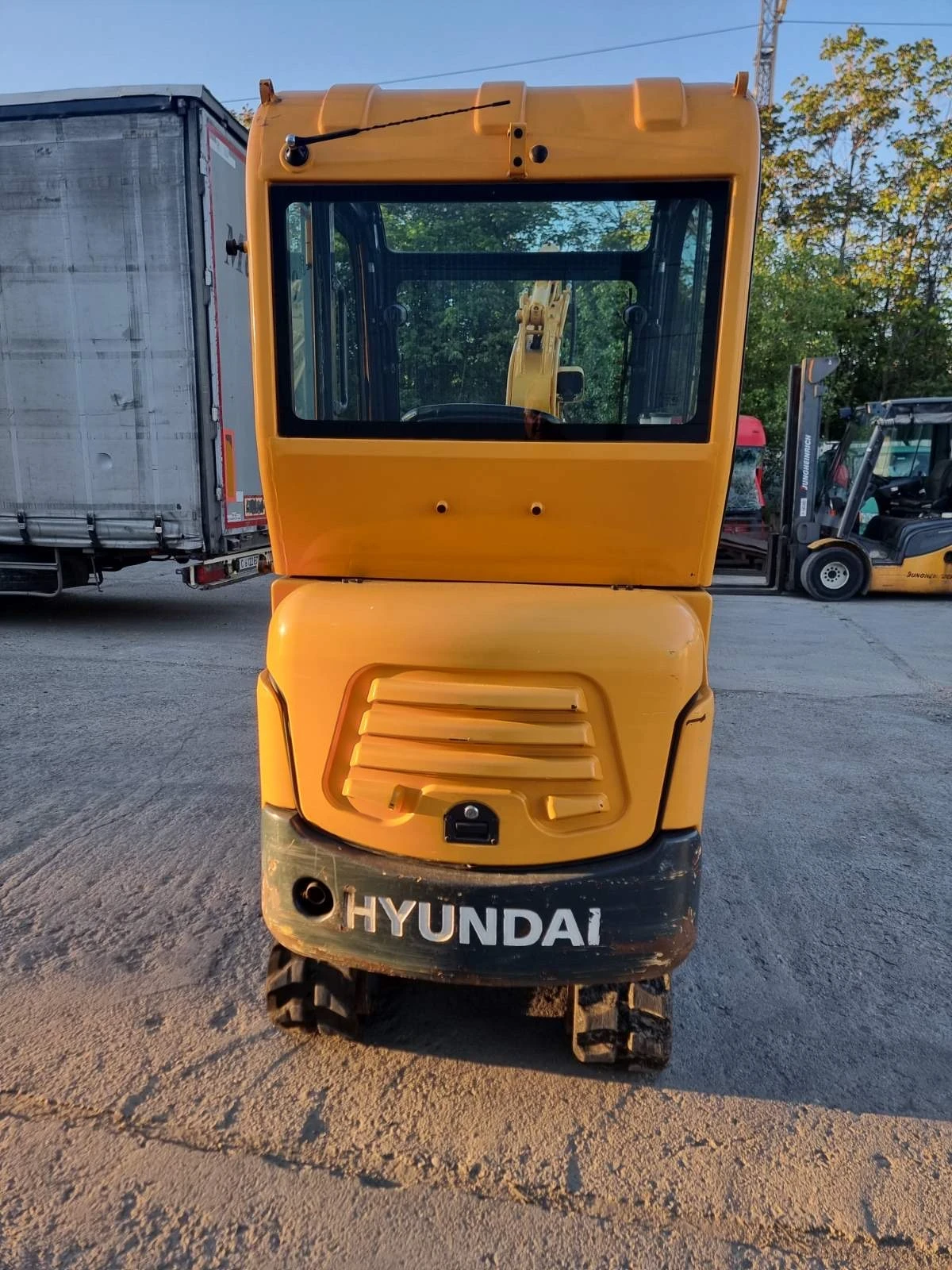 Багер Hyundai ROBEX 16.9, снимка 4 - Индустриална техника - 54567031