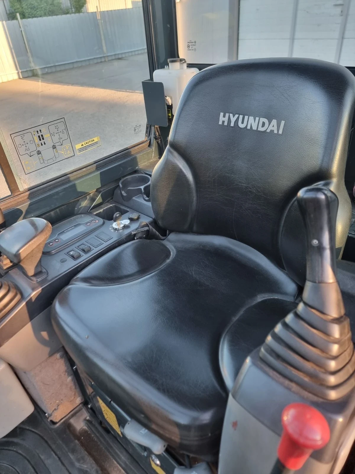 Багер Hyundai ROBEX 16.9, снимка 6 - Индустриална техника - 54567031