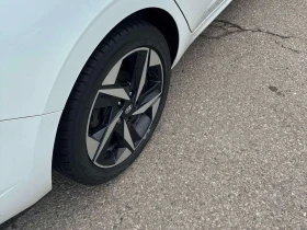 Hyundai Elantra Ultimate  CARFAX, снимка 9