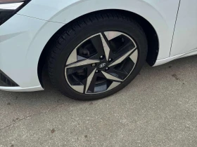 Hyundai Elantra Ultimate  CARFAX - 16600 € / 32466.78 лв. - 13566999 6