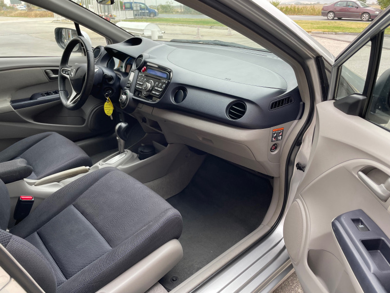 Honda Insight 1.3HYBRID-112 км, снимка 11 - Автомобили и джипове - 42714544