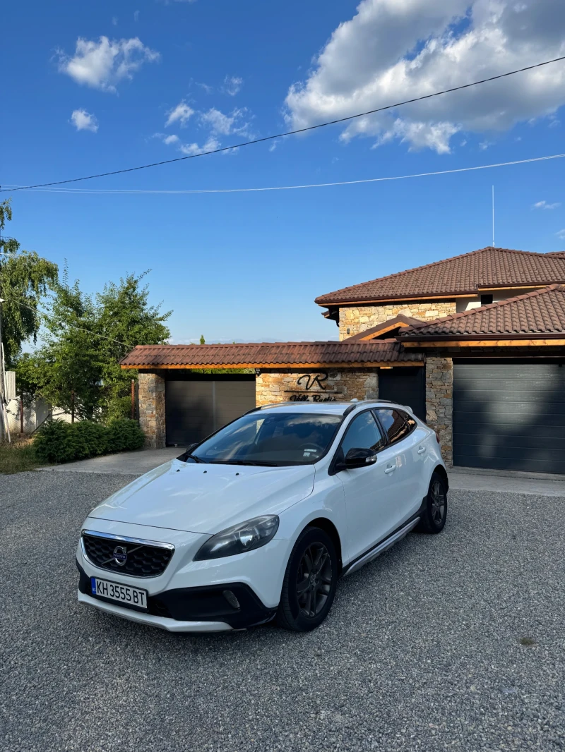 Volvo V40 Cross Country D3, снимка 2 - Автомобили и джипове - 52555530