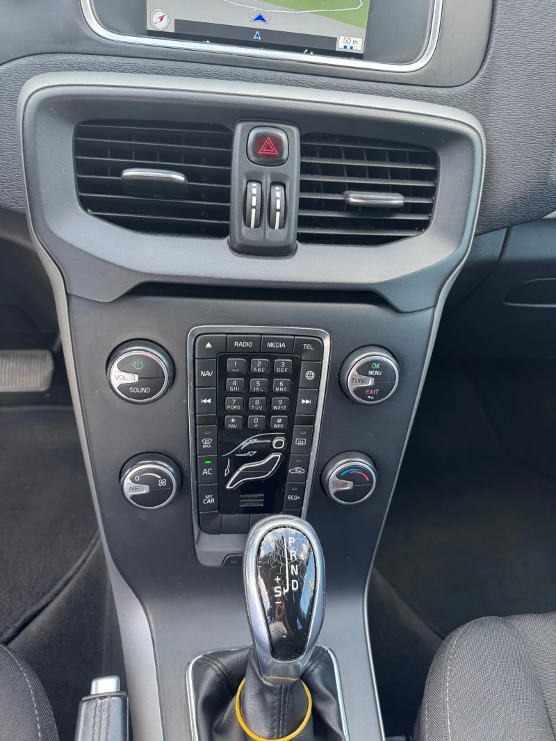 Volvo V40 Cross Country D3, снимка 16 - Автомобили и джипове - 52555530