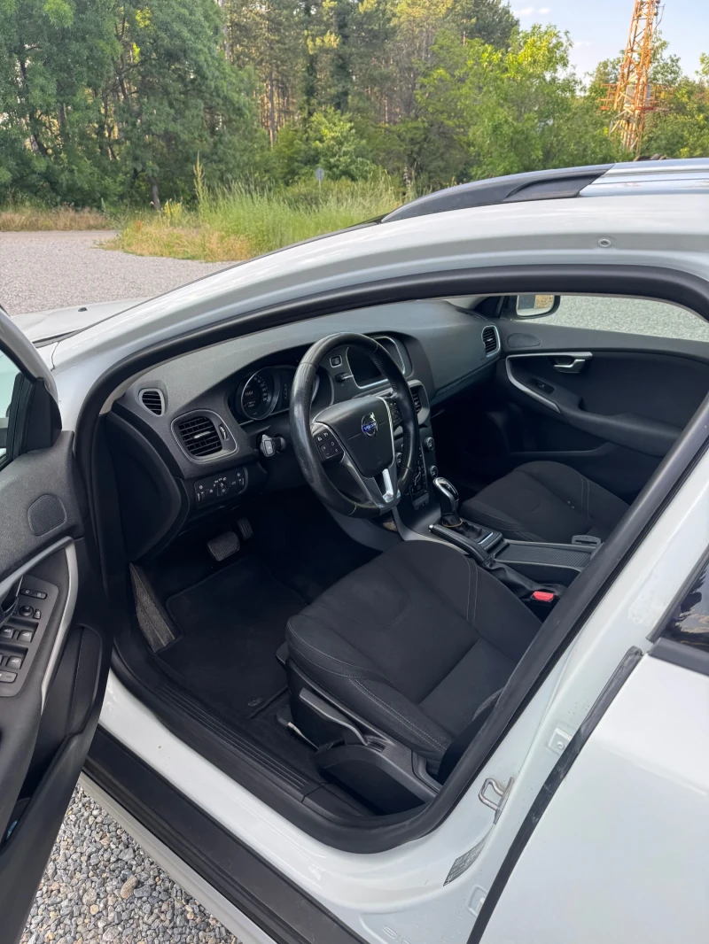 Volvo V40 Cross Country D3, снимка 9 - Автомобили и джипове - 52555530