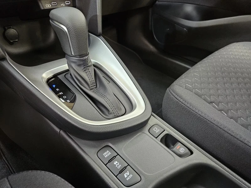 Toyota Yaris Cross HYBRID/116HP/CAM/NAVI/LED/KLESS/DIGI/CARPLAY/234g, снимка 13 - Автомобили и джипове - 51532659