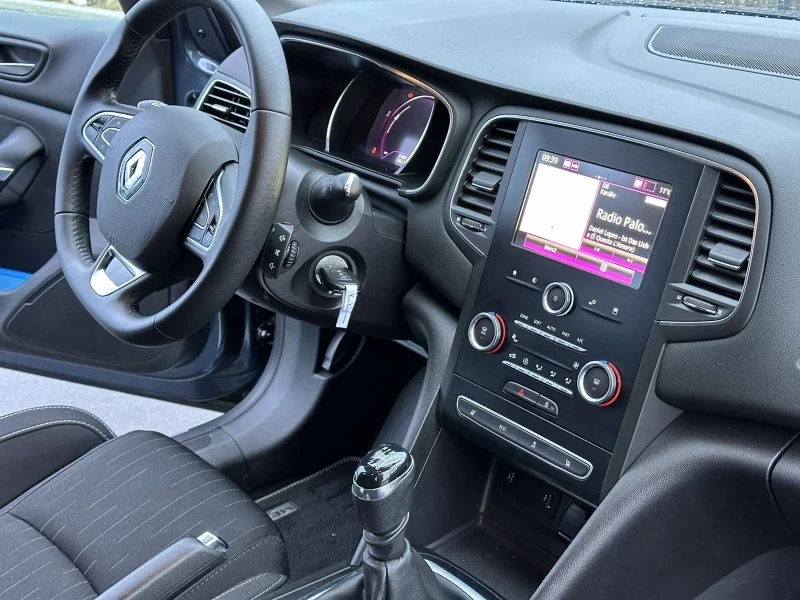 Renault Megane Grandtour LIMITED - 12900 EUR - 39501917 17