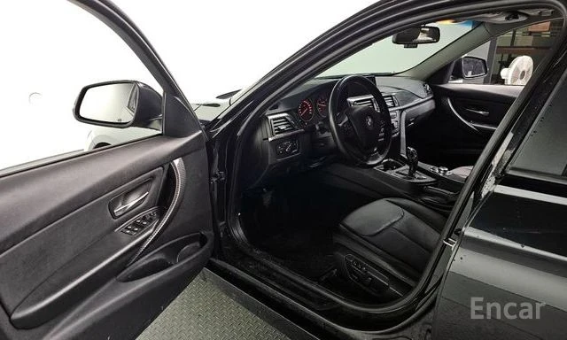 BMW 320 d | ШИБЕДАХ | KEYLESS | ДВА КЛЮЧА | , снимка 9 - Автомобили и джипове - 54237807