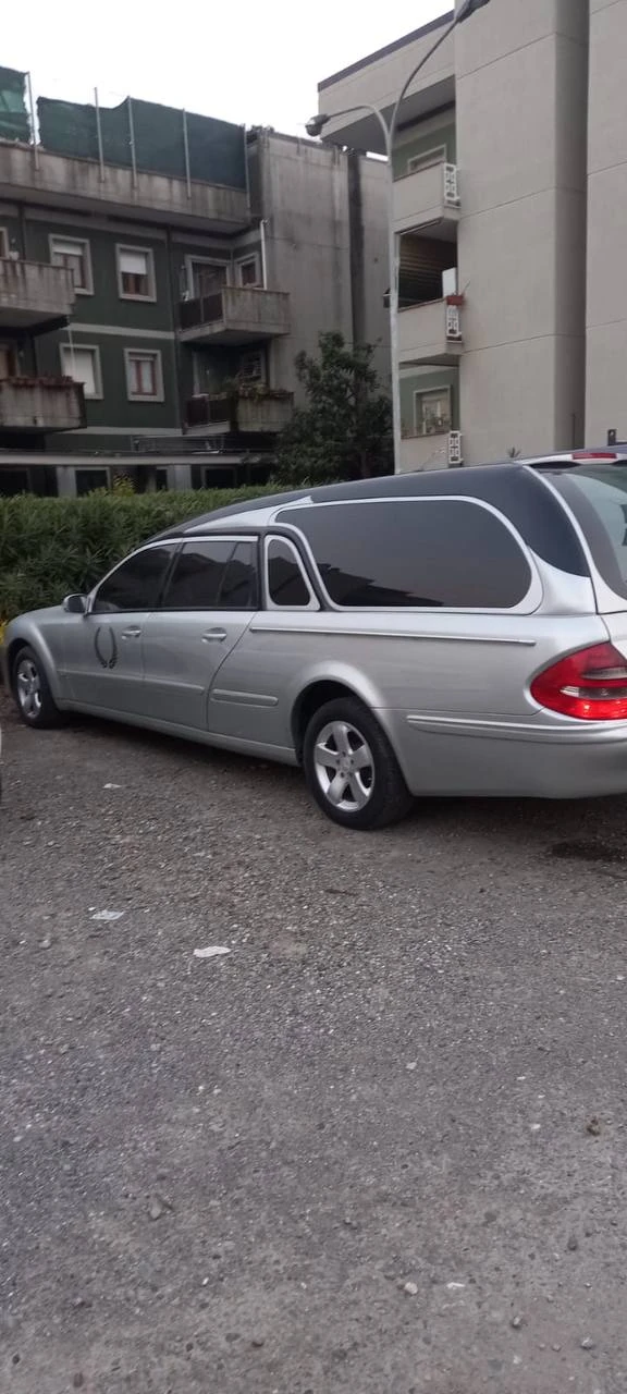 Mercedes-Benz E 270 Катафалка, снимка 2 - Автомобили и джипове - 54914678