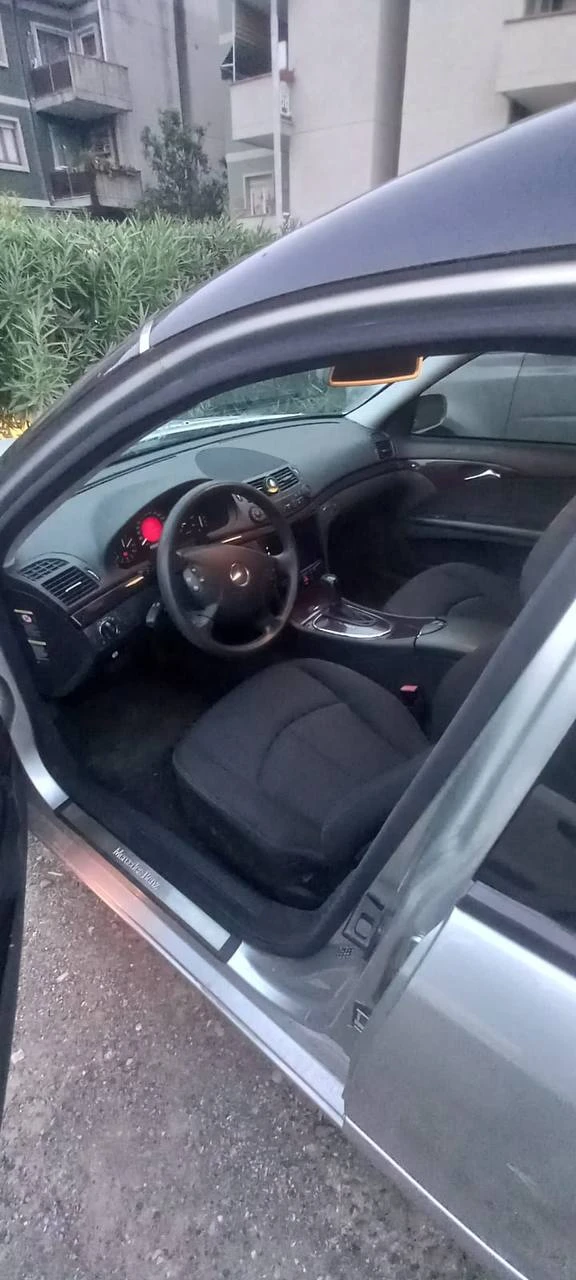 Mercedes-Benz E 270 Катафалка, снимка 5 - Автомобили и джипове - 54914678