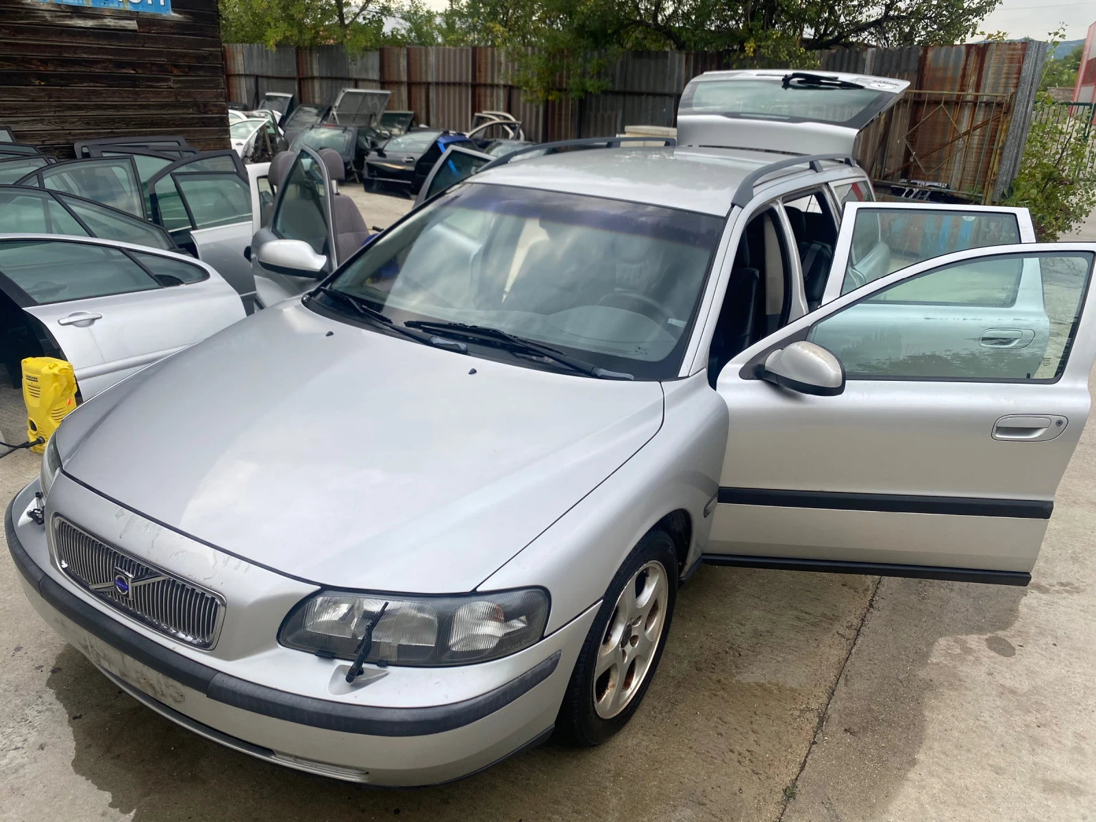 Volvo V70 2.5 D / SW 72 - изображение 4