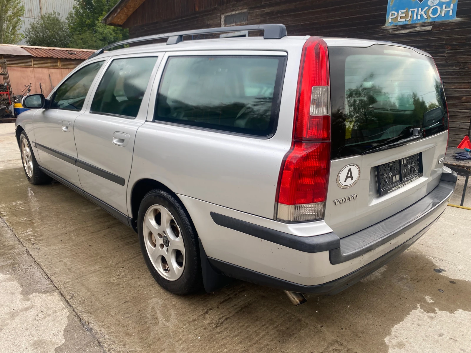 Volvo V70 2.5 D / SW 72 - изображение 2