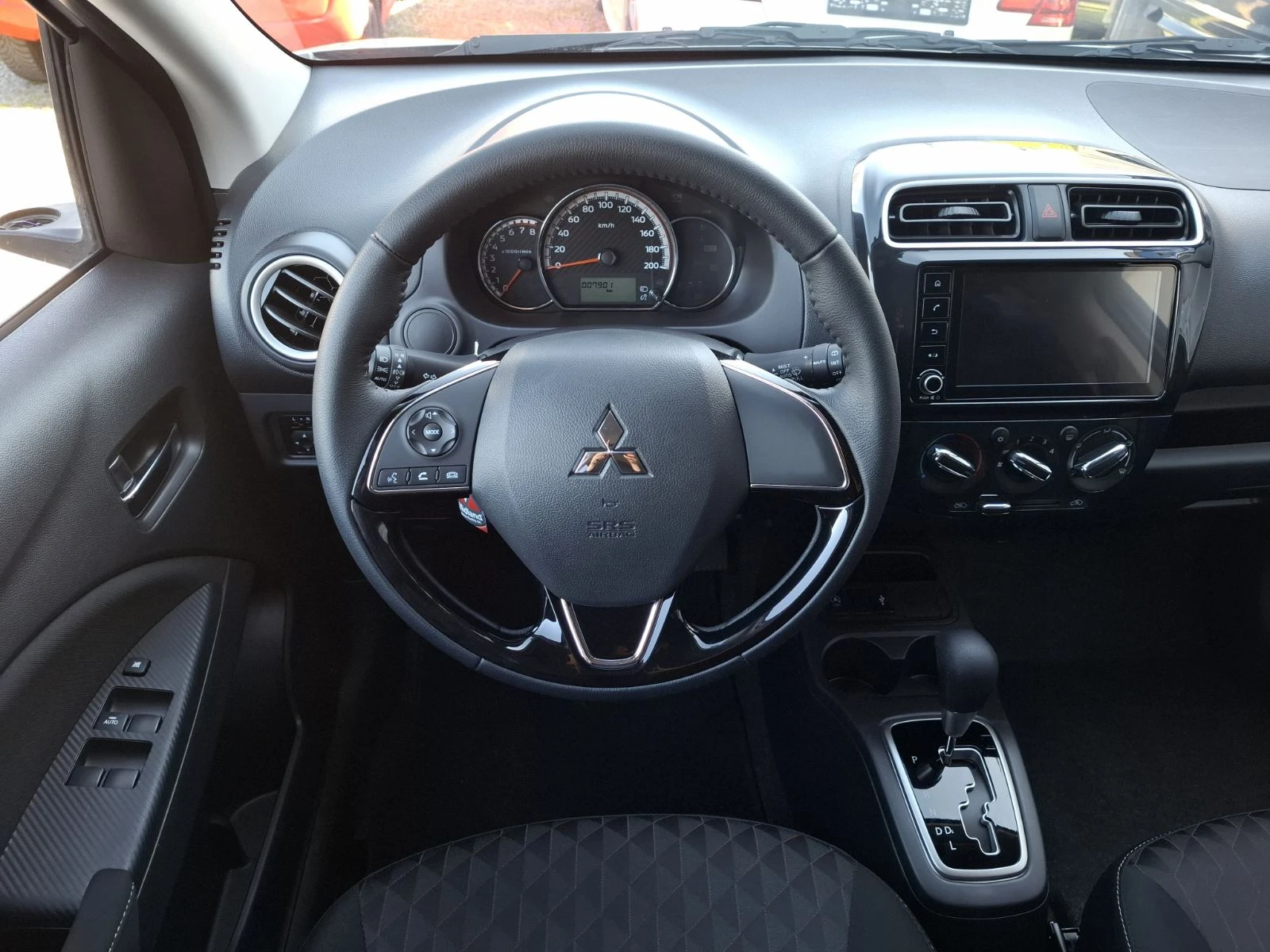 Mitsubishi Space star 1.2i - АВТОМАТИК - EURO6D - изображение 9