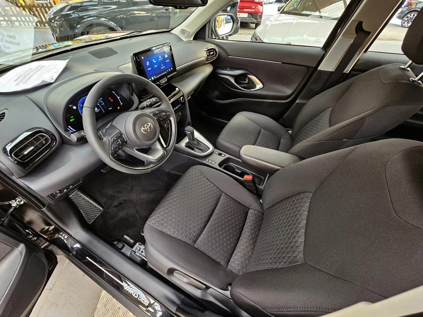 Toyota Yaris Cross HYBRID/116HP/CAM/NAVI/LED/KLESS/DIGI/CARPLAY/234g - изображение 4