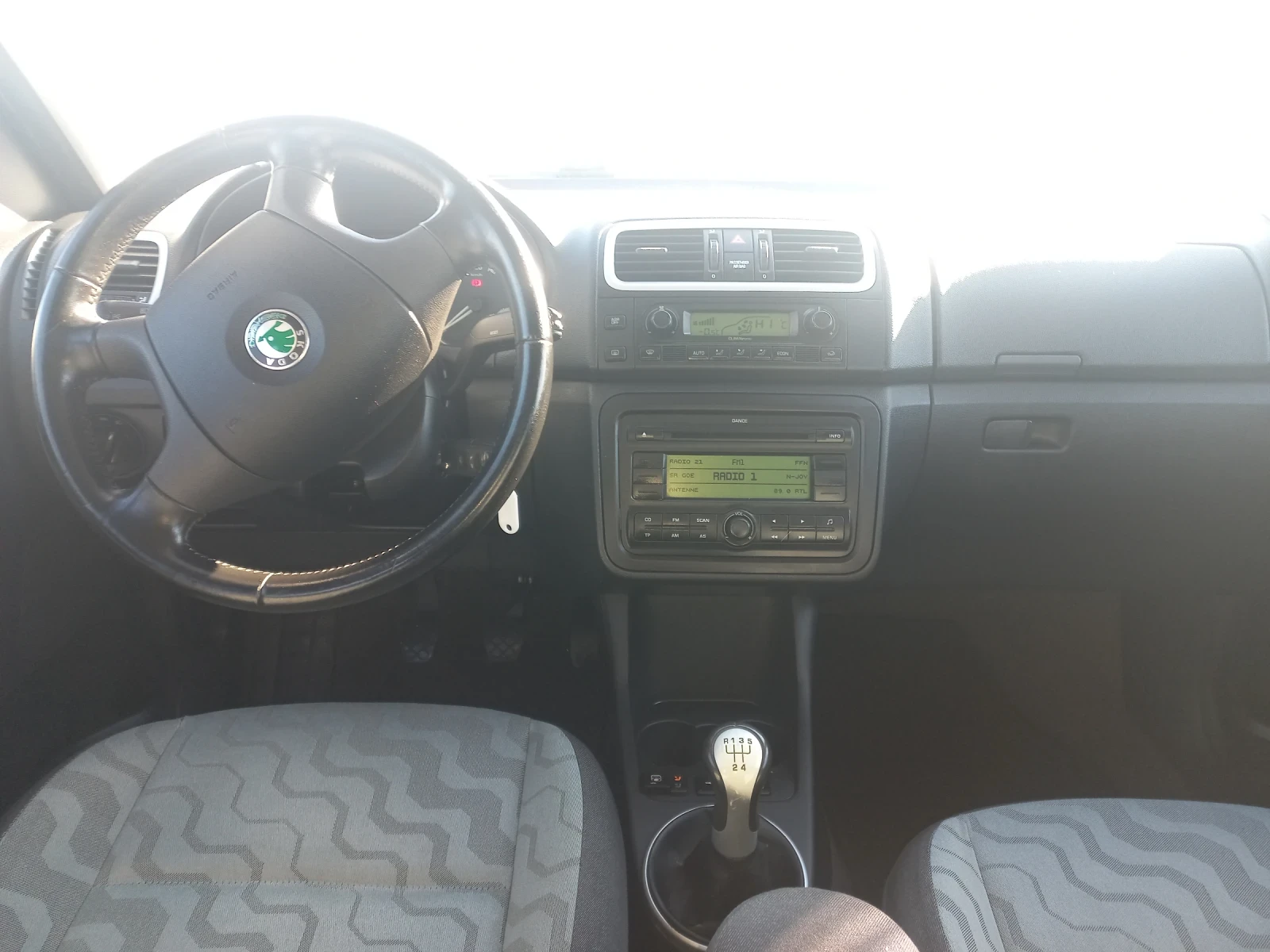 Skoda Roomster 1, 2 бензин+ фабрична АГУ - изображение 10