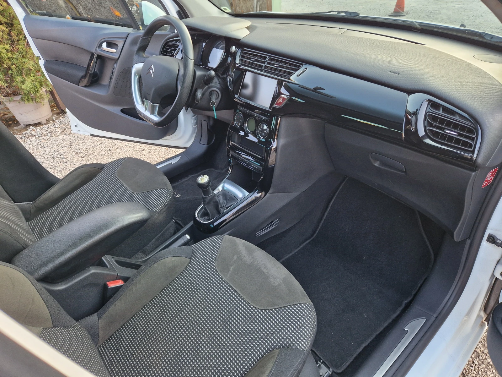 Citroen C3 1.2i Exclusive | Mobile.bg � ����������� 11