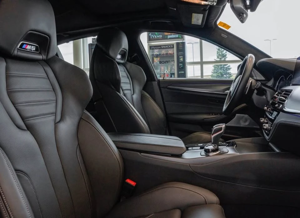 BMW M5 С РЕГИСТРАЦИЯ & АВТО КРЕДИТ - изображение 9