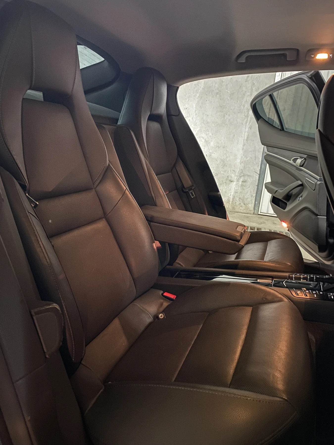 Porsche Panamera 4 Facelift , снимка 13 - Автомобили и джипове - 53760021