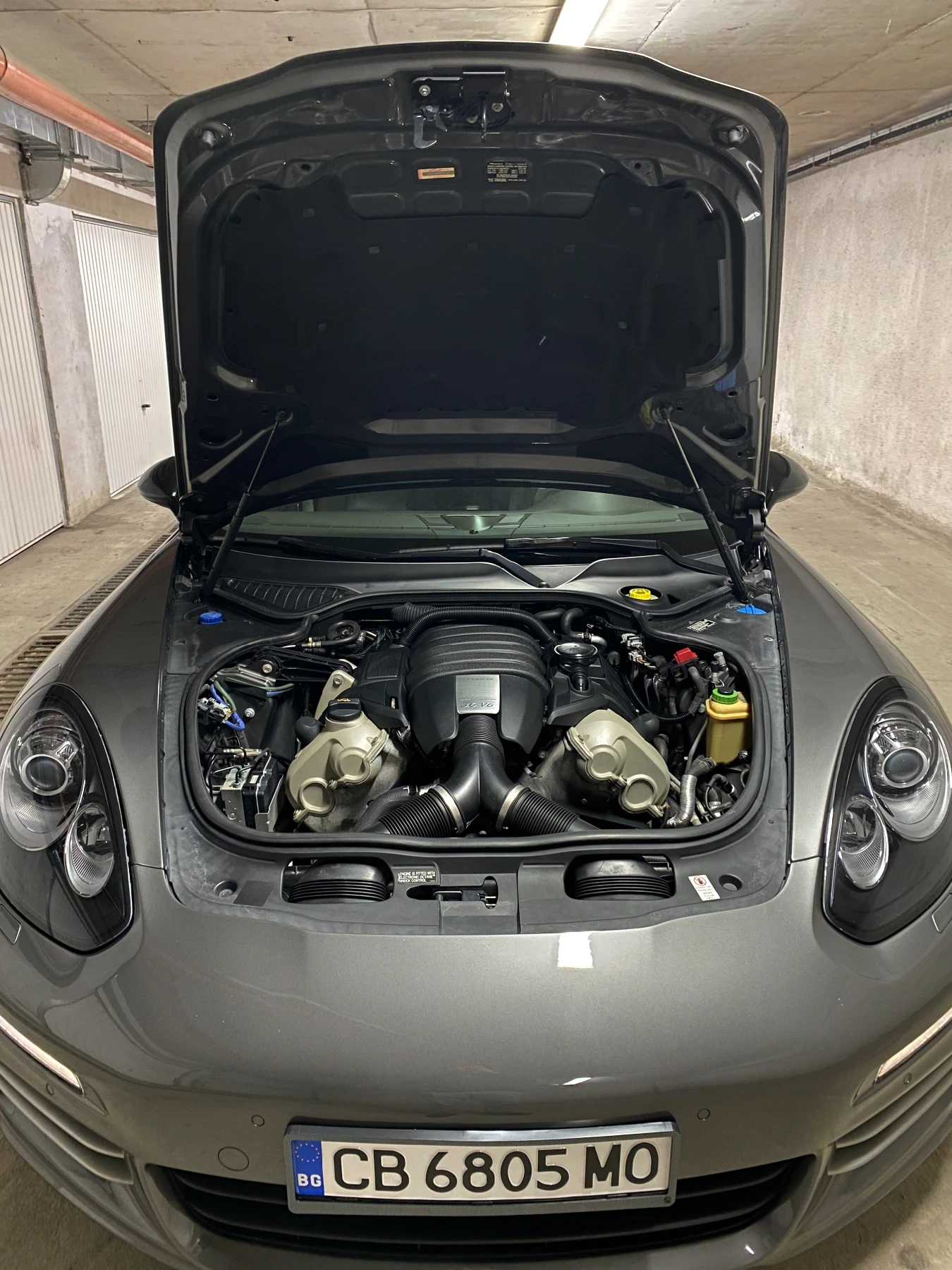 Porsche Panamera 4 Facelift , снимка 16 - Автомобили и джипове - 53760021