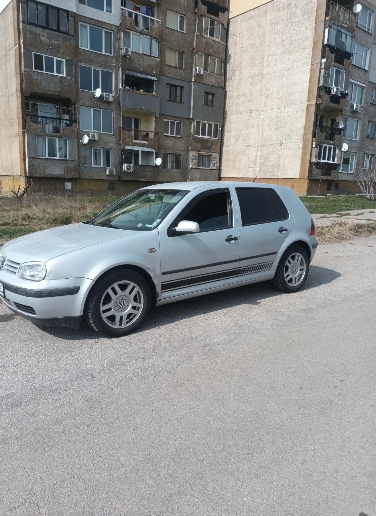 VW Golf 1.6, снимка 4 - Автомобили и джипове - 53774156