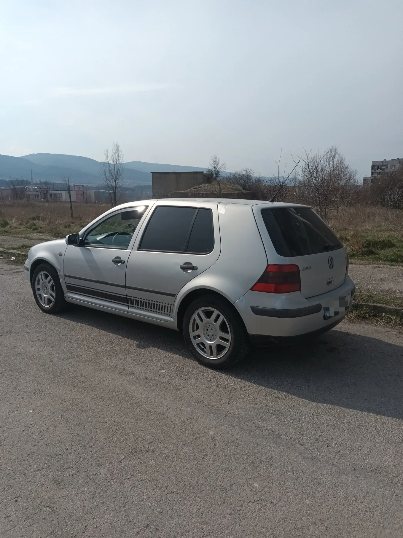 VW Golf 1.6, снимка 2 - Автомобили и джипове - 53774156