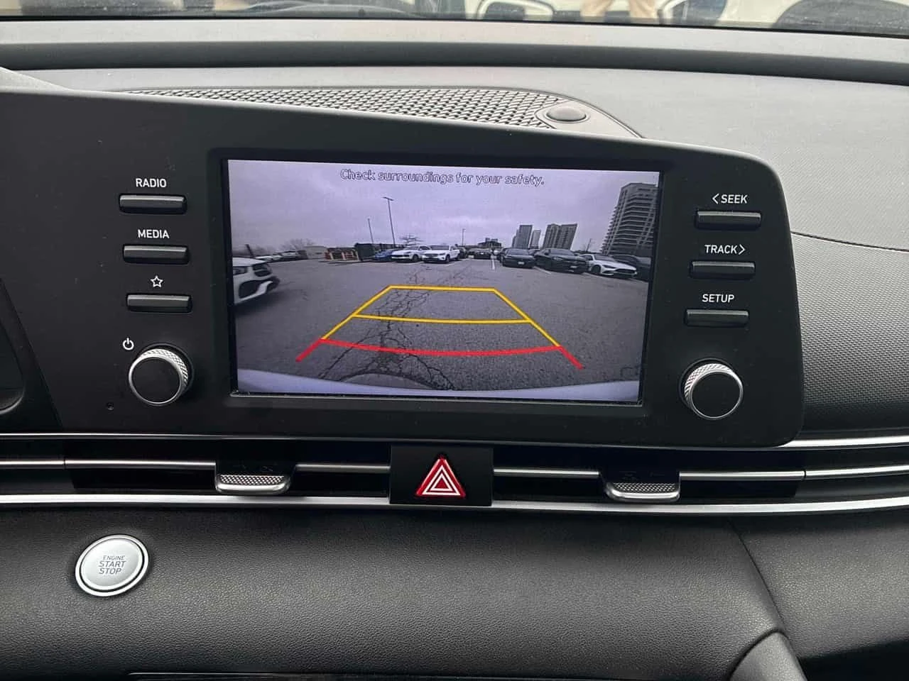 Hyundai Elantra Ultimate  CARFAX, снимка 7 - Автомобили и джипове - 54097695