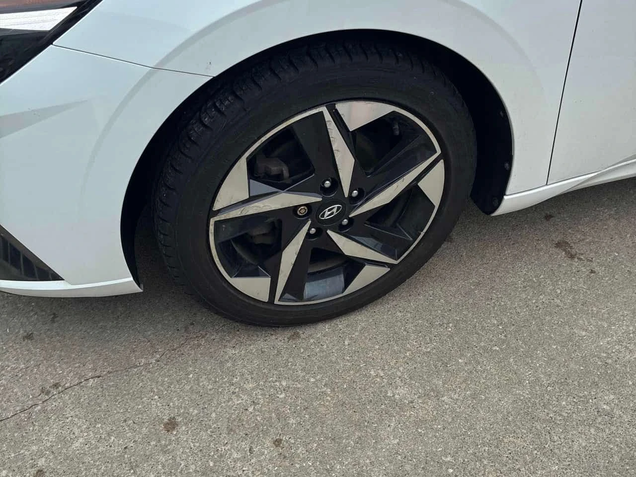 Hyundai Elantra Ultimate  CARFAX, снимка 6 - Автомобили и джипове - 54097695