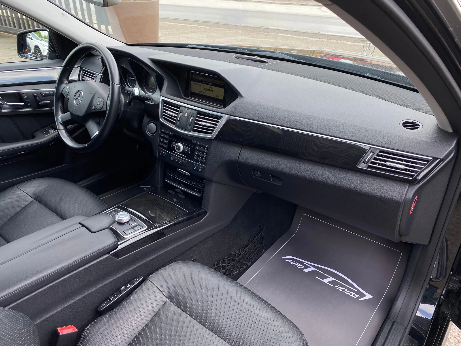 Mercedes-Benz E 500 4Matic* Key GO* Dis* Massage* Max FULL*  | Mobile.bg � ����������� 10