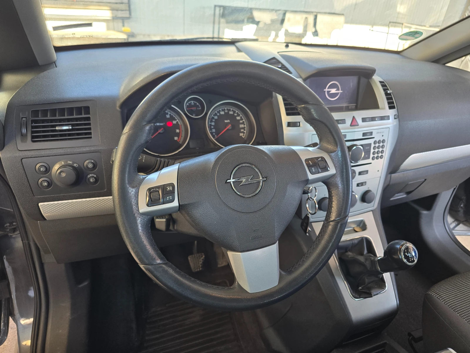 Opel Zafira turbo ecoflex, снимка 7 - Автомобили и джипове - 54770084