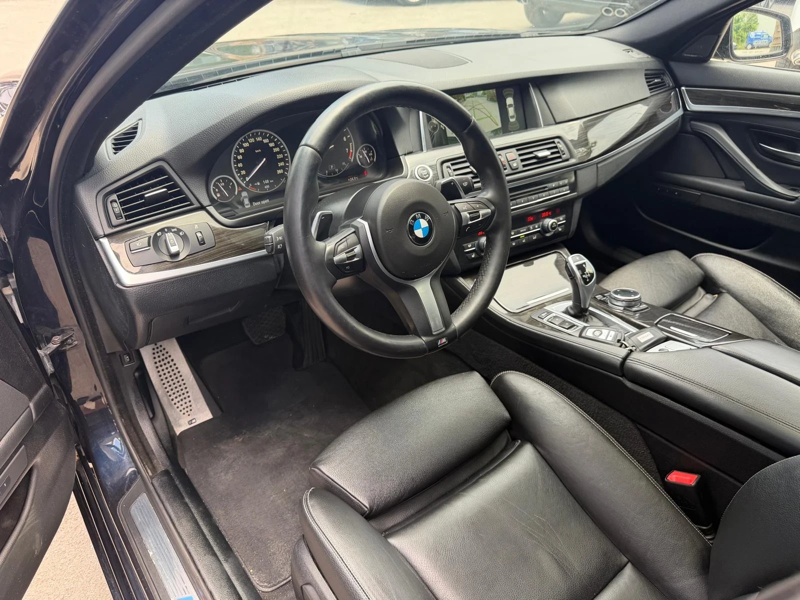 BMW 535 xDrive M-Pack, снимка 8 - Автомобили и джипове - 54870451