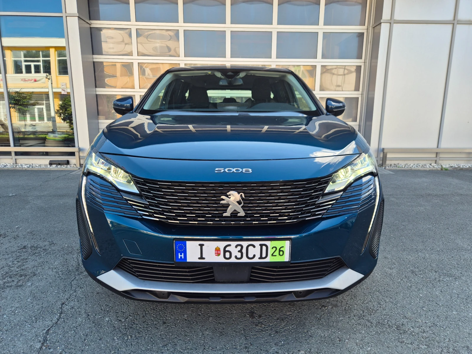 Peugeot 5008 Автомат* Нави* Камера* Автопилот* 7-Места* , снимка 2 - Автомобили и джипове - 54916986