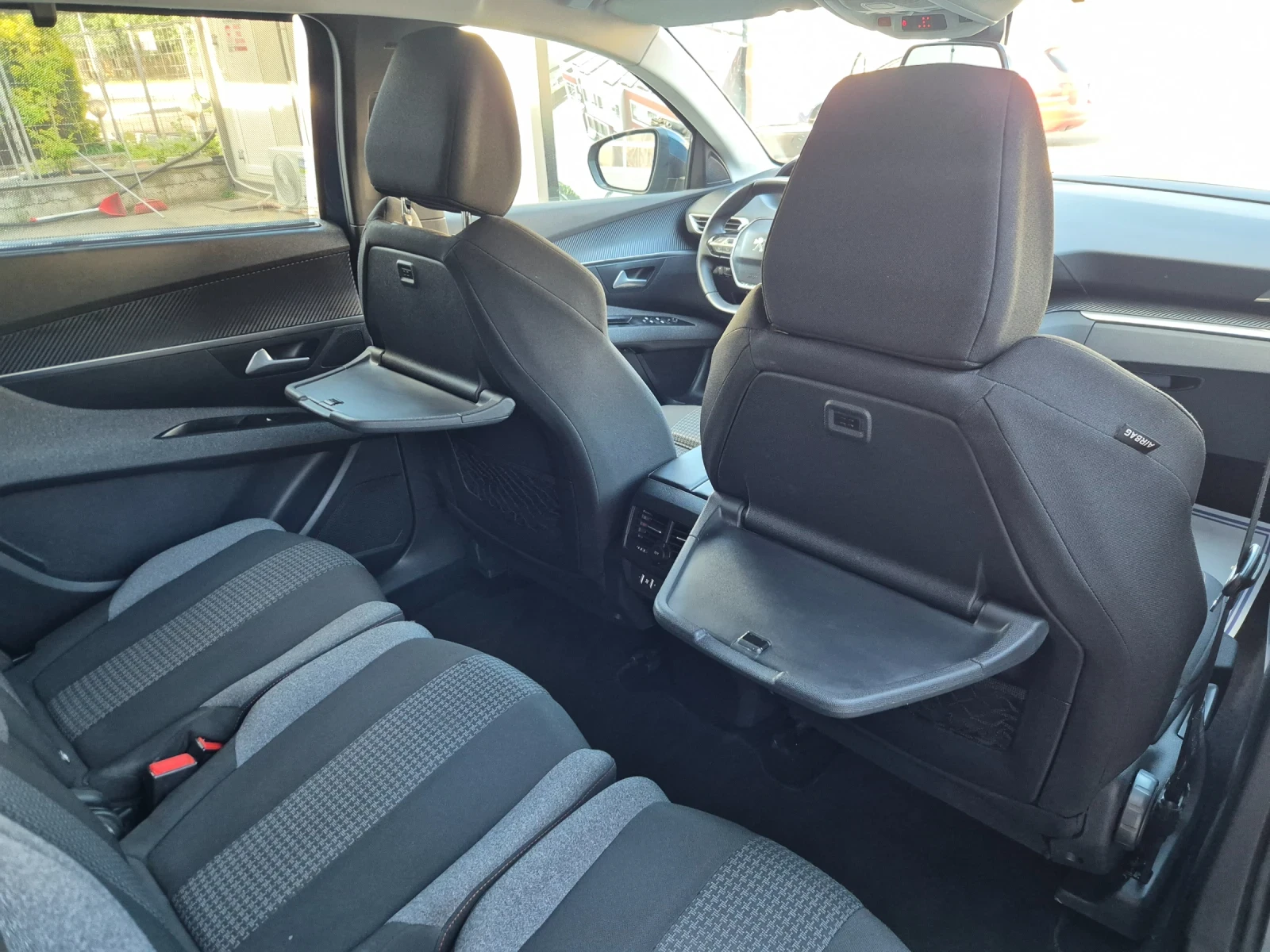 Peugeot 5008 Автомат* Нави* Камера* Автопилот* 7-Места* , снимка 15 - Автомобили и джипове - 54916986