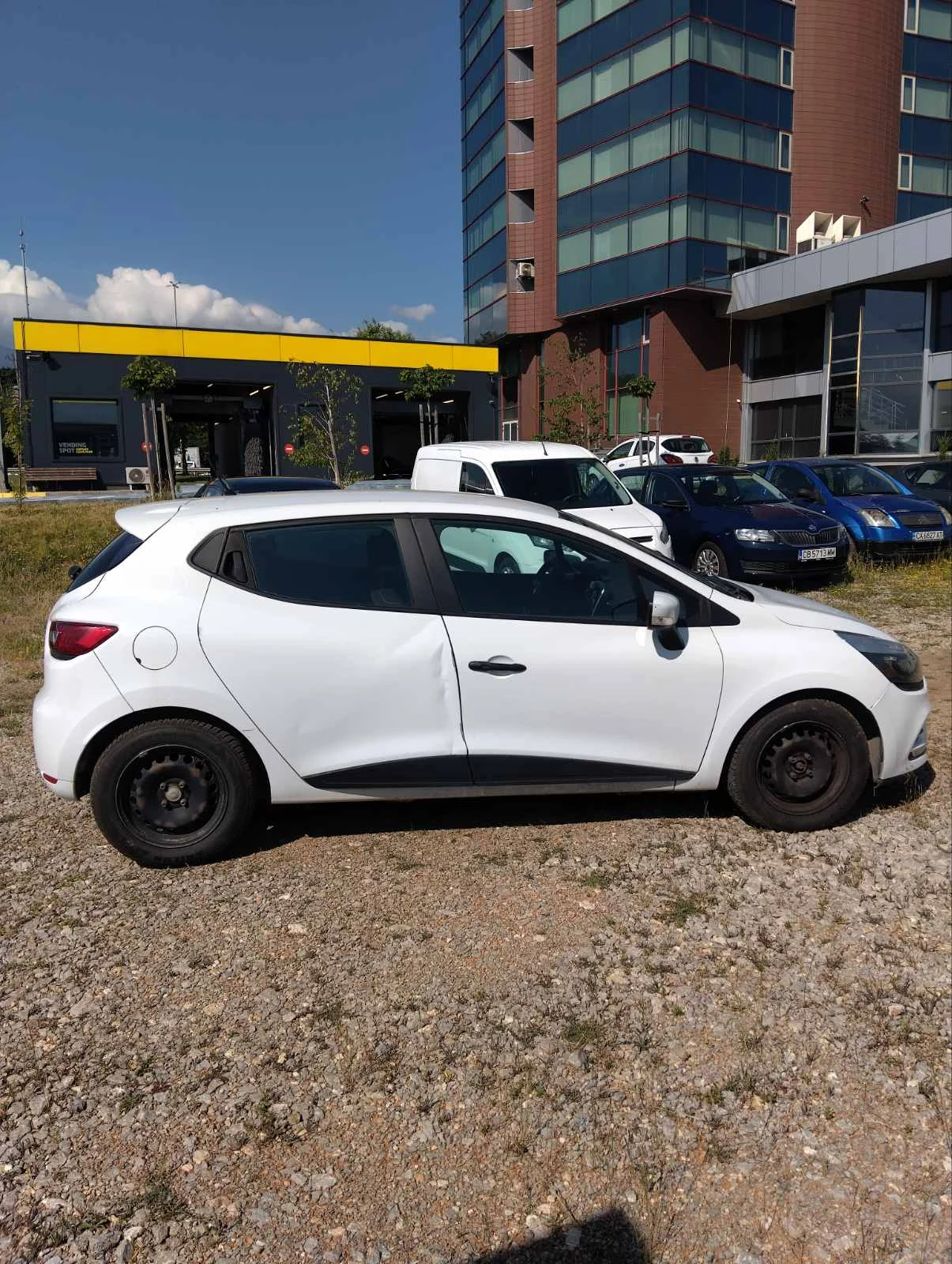 Renault Clio 1.5dCi, снимка 4 - Автомобили и джипове - 54954330
