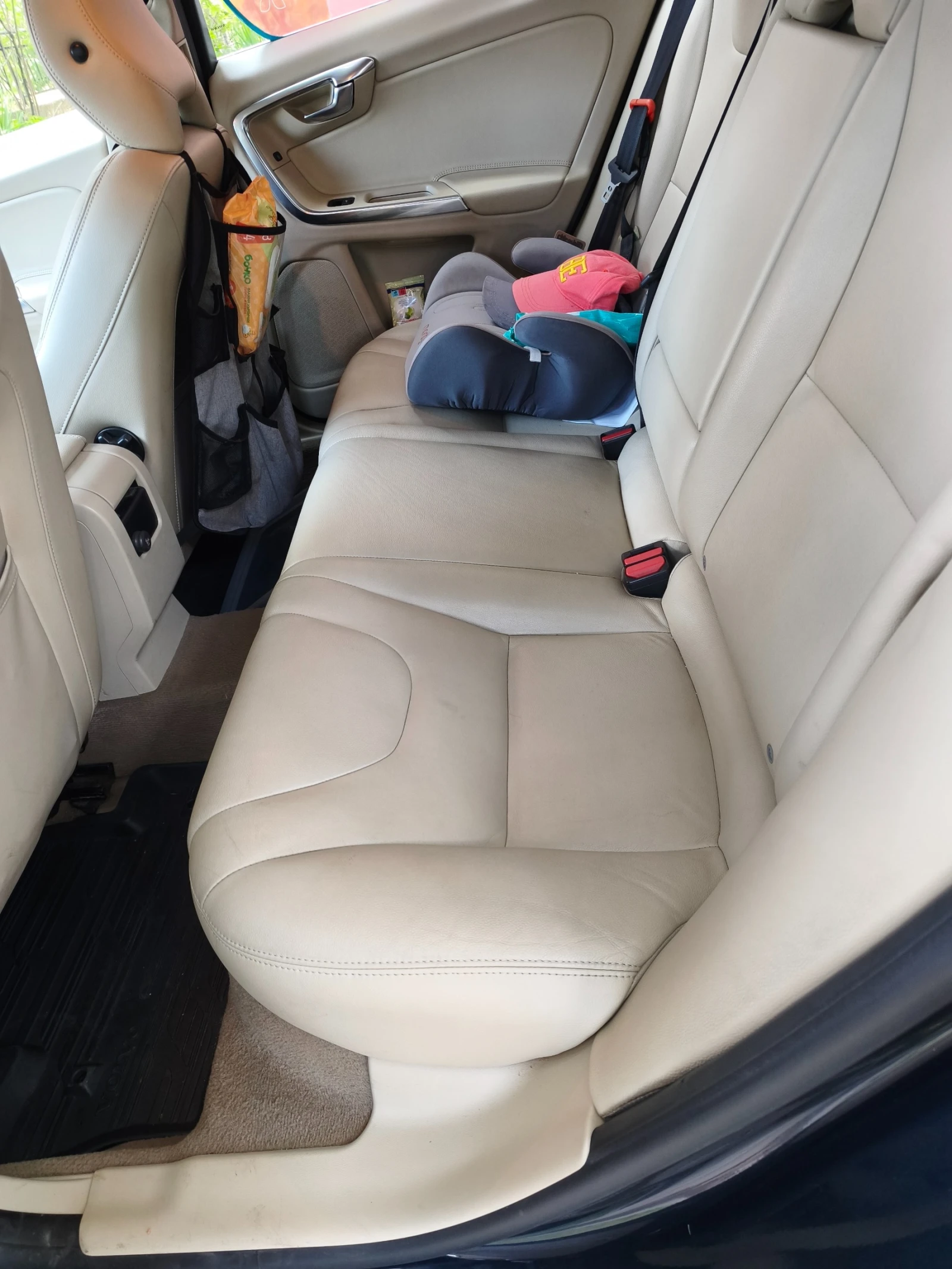 Volvo V60, снимка 10 - Автомобили и джипове - 55341190
