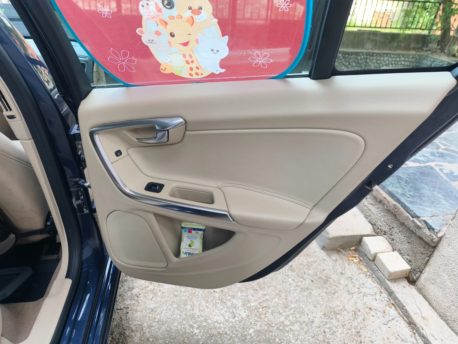Volvo V60, снимка 14 - Автомобили и джипове - 55341190