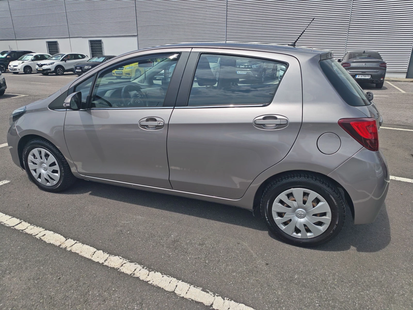 Toyota Yaris, снимка 3 - Автомобили и джипове - 55413255