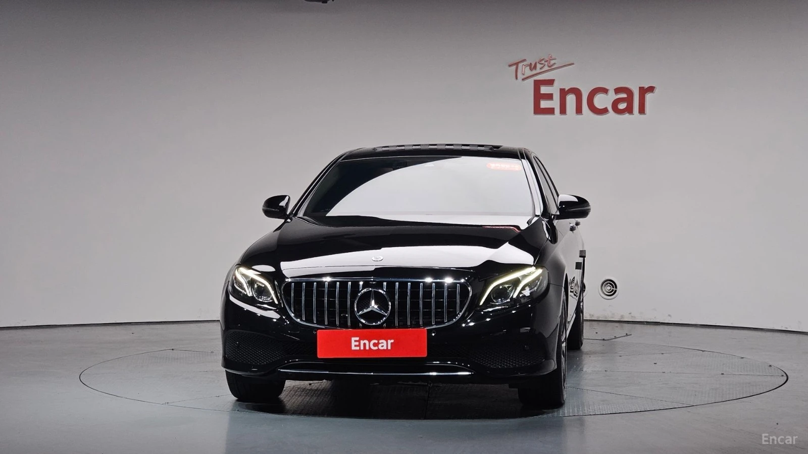 Mercedes-Benz E 220 AVANGARDE* КОЖА* НАВИ* ПАНО, снимка 3 - Автомобили и джипове - 55422118