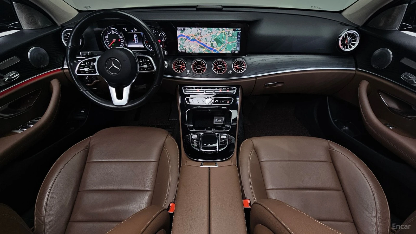Mercedes-Benz E 220 AVANGARDE* КОЖА* НАВИ* ПАНО, снимка 5 - Автомобили и джипове - 55422118