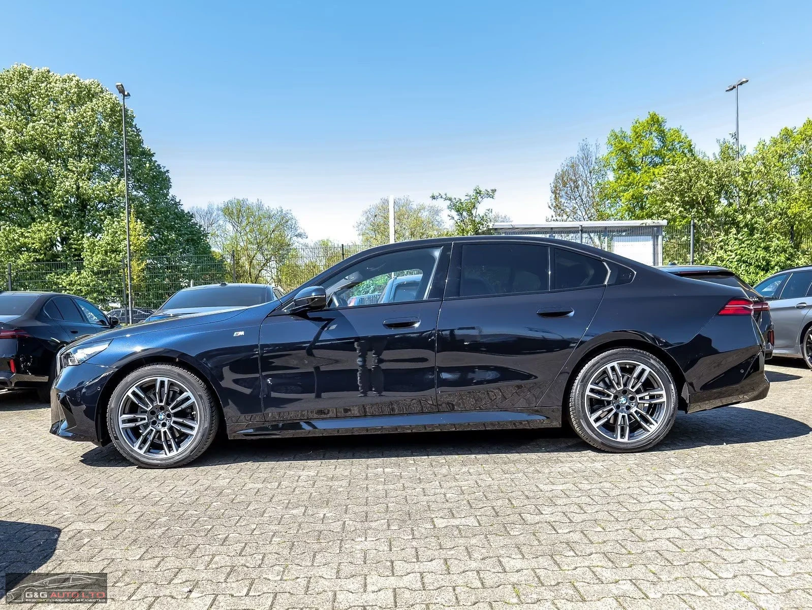 BMW 520 i/190HP/LED/M SPORT/MEMO/CAM/ACC/KLESS/663z, снимка 3 - Автомобили и джипове - 55484212