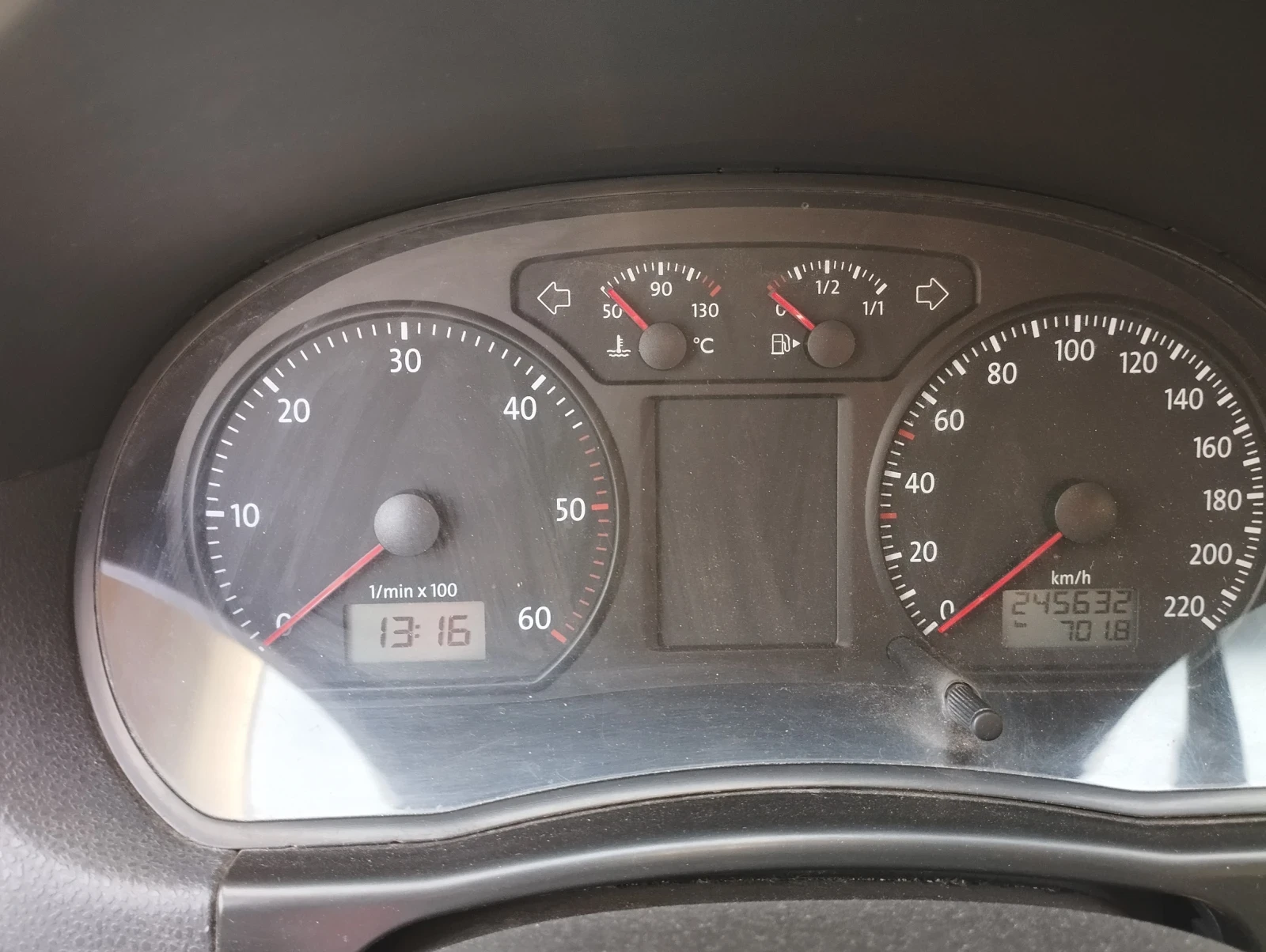 VW Polo 1.4tdi, снимка 5 - Автомобили и джипове - 55642047