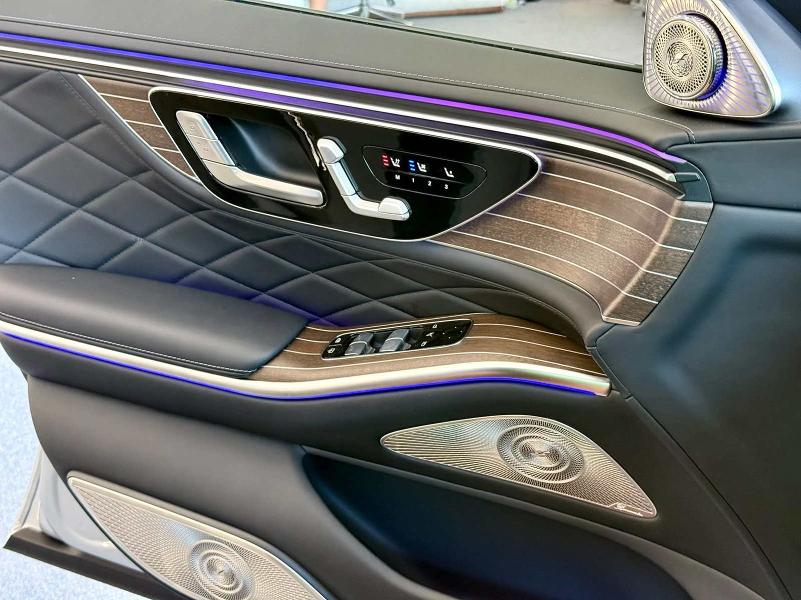 Mercedes-Benz S 580 e 4M L AMG* FirstCl* Burm* Pano* Full* ЛИЗИНГ, снимка 7 - Автомобили и джипове - 55687086