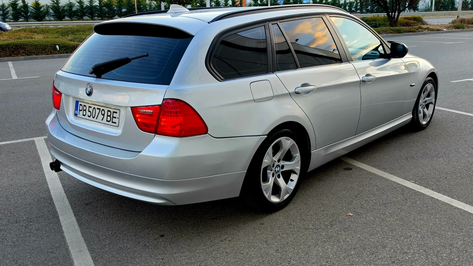 BMW 320 2.0 Facelift Евро 5, снимка 7 - Автомобили и джипове - 56424579