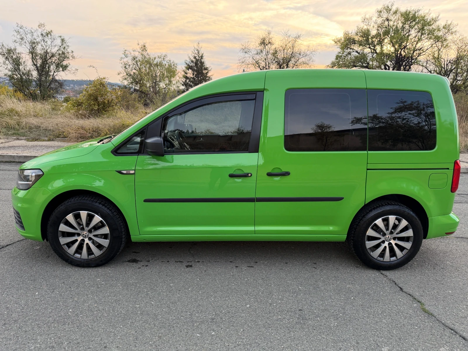 VW Caddy 2000-102 ks AVTOMATIK, снимка 4 - Автомобили и джипове - 56647653