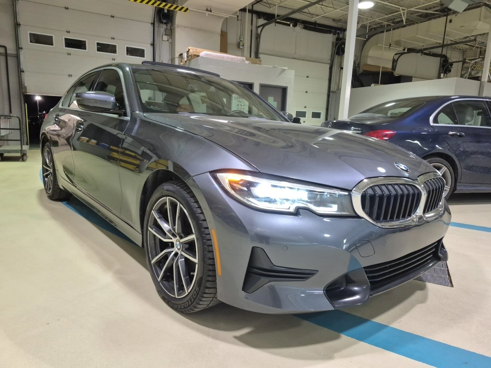 BMW 330 * 330I XDRIVE * CARFAX * , снимка 2 - Автомобили и джипове - 56736305